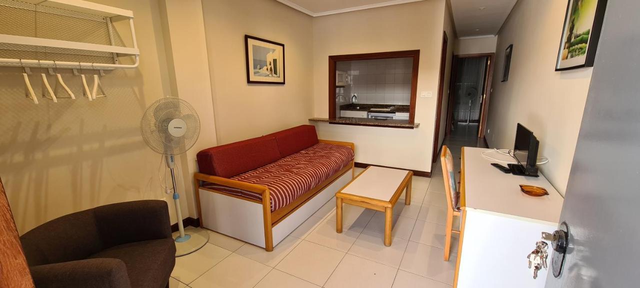 Apartamentos Elena Laredo Exterior foto