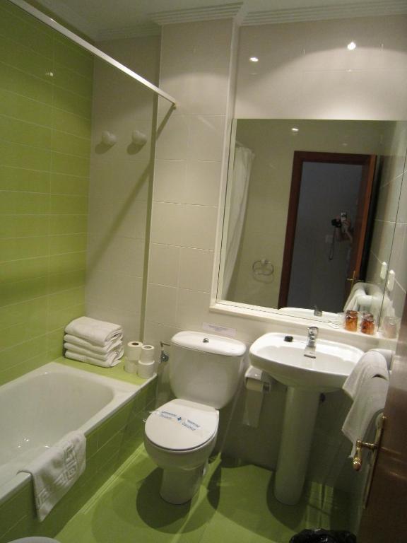 Apartamentos Elena Laredo Quarto foto